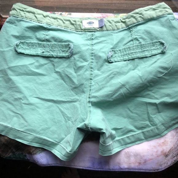 Old Navy sz 12 light green shorts 97% cotton 3% spandex/ 2 slide side pockets - Picture 8 of 12